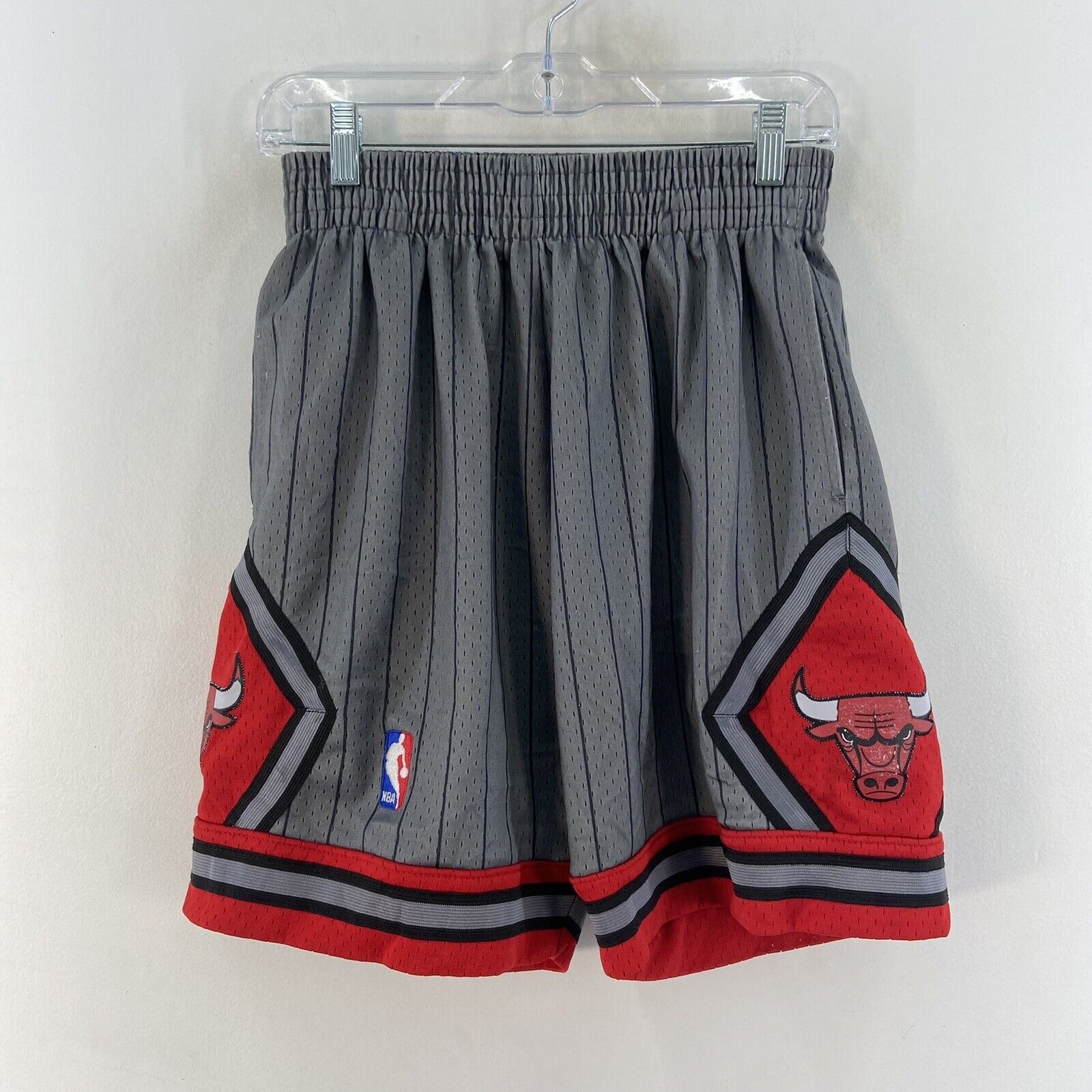 Hardwood Classics NBA Chicago Bulls Basketball Shorts Red/Green retro Size  Large